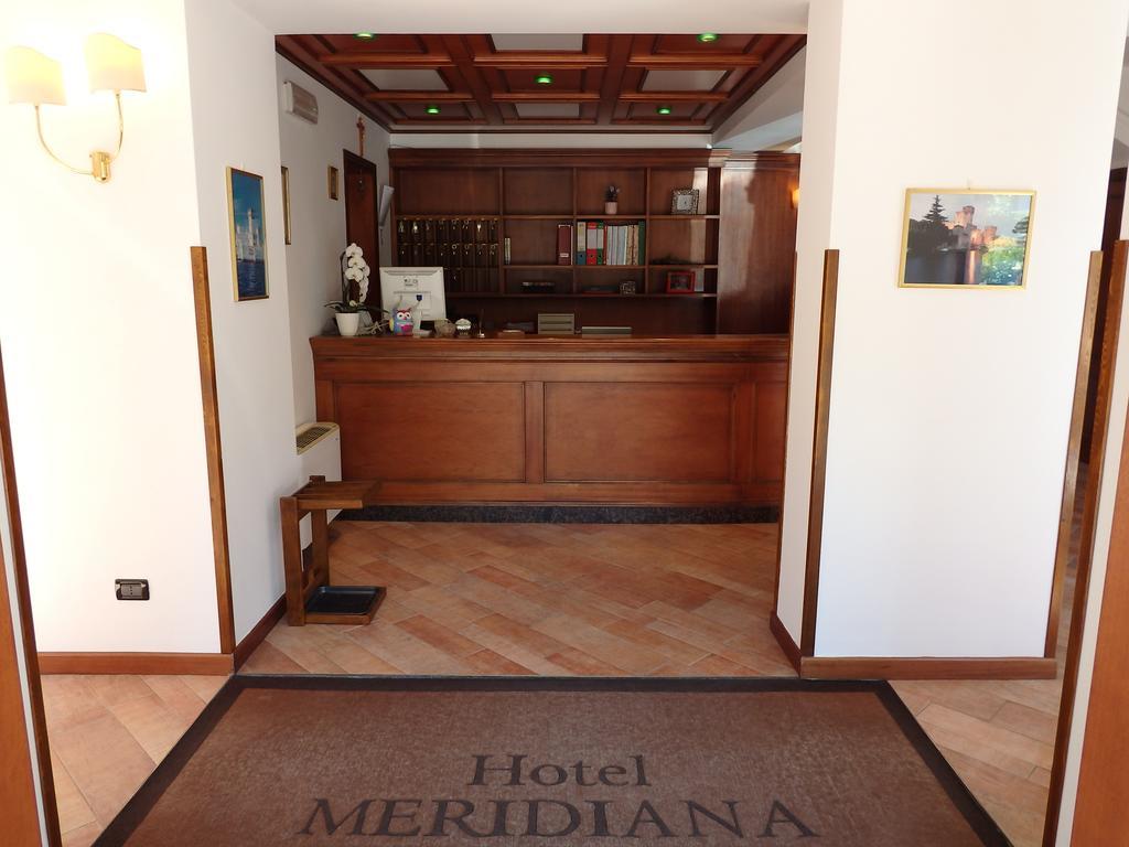 Hotel Meridiana シルミオーネ エクステリア 写真